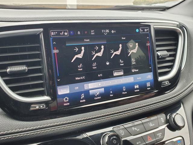 Used 2025 Chrysler Pacifica Limited image 32