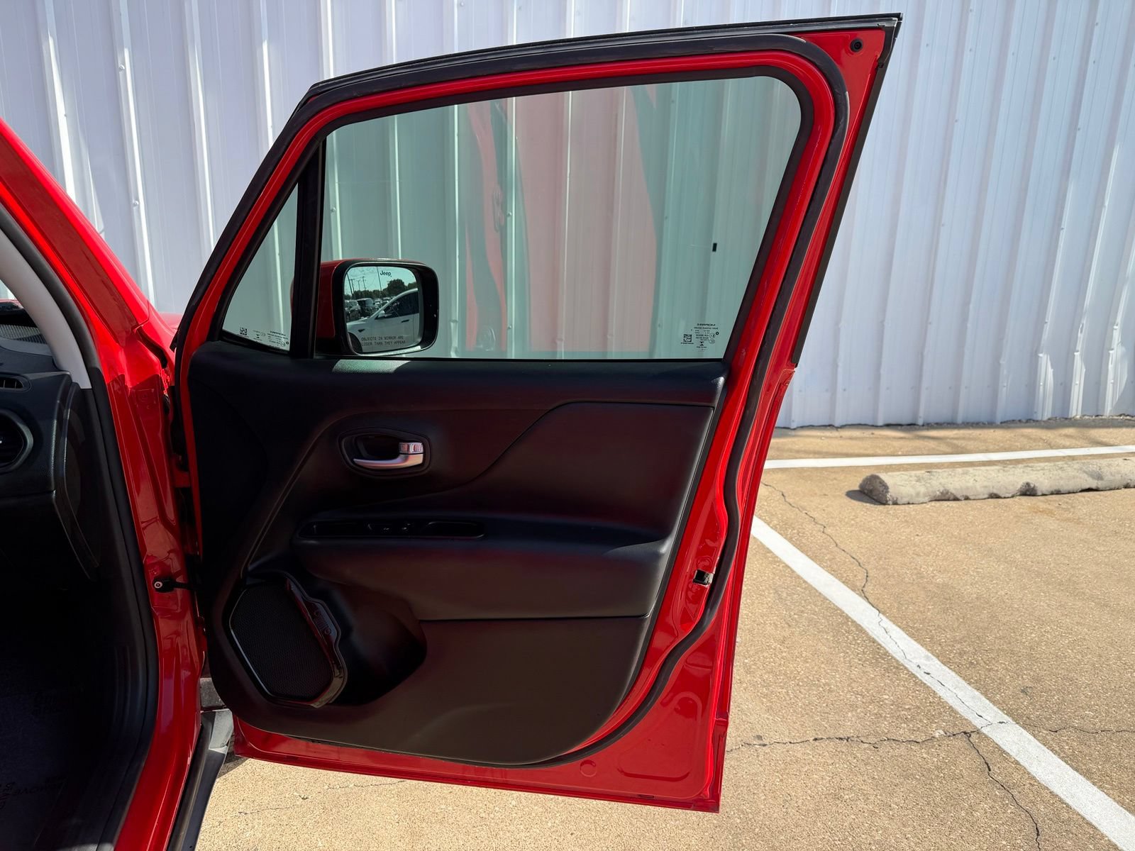 Used 2018 Jeep Renegade Altitude w/ Popular Equipment Group FWD image 27