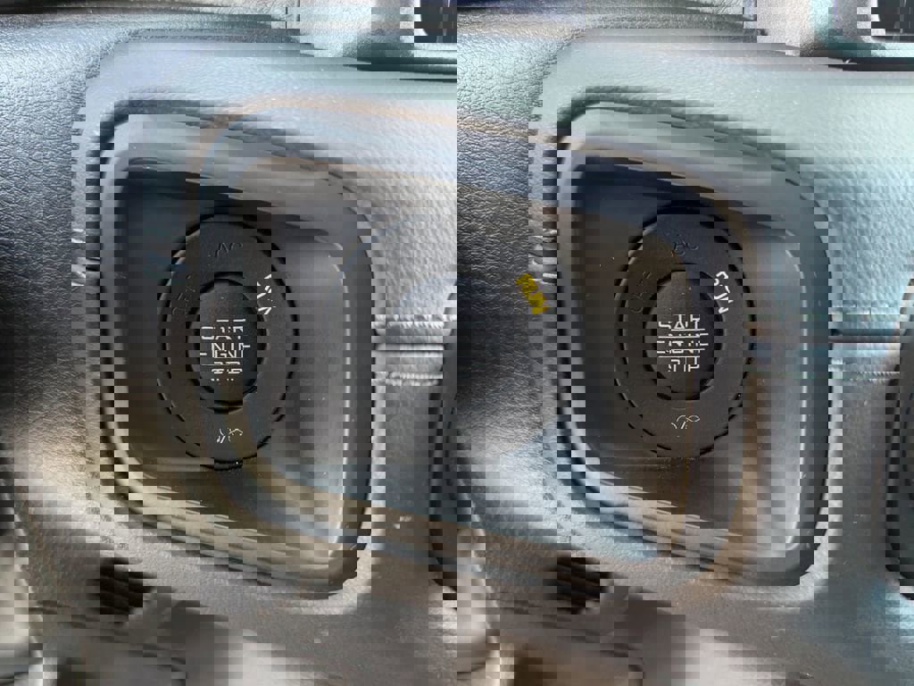 Used 2025 Jeep Wrangler Sahara image 24