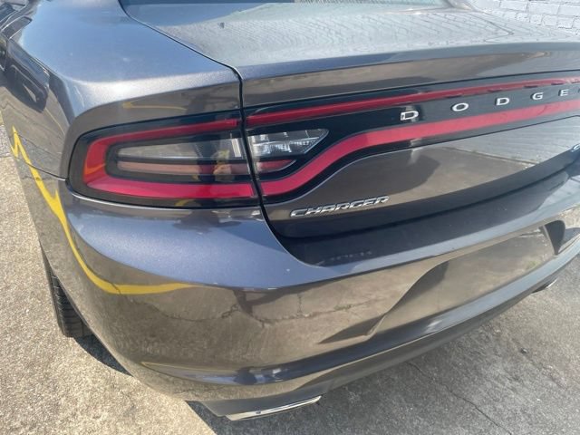 Used 2017 Dodge Charger SXT RWD image 8
