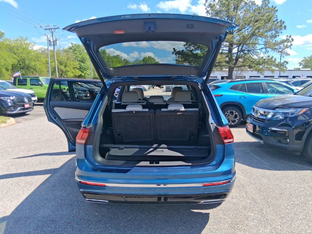 Used 2020 Volkswagen Tiguan SEL Premium R-Line w/ 3rd Row Seat Package image 22
