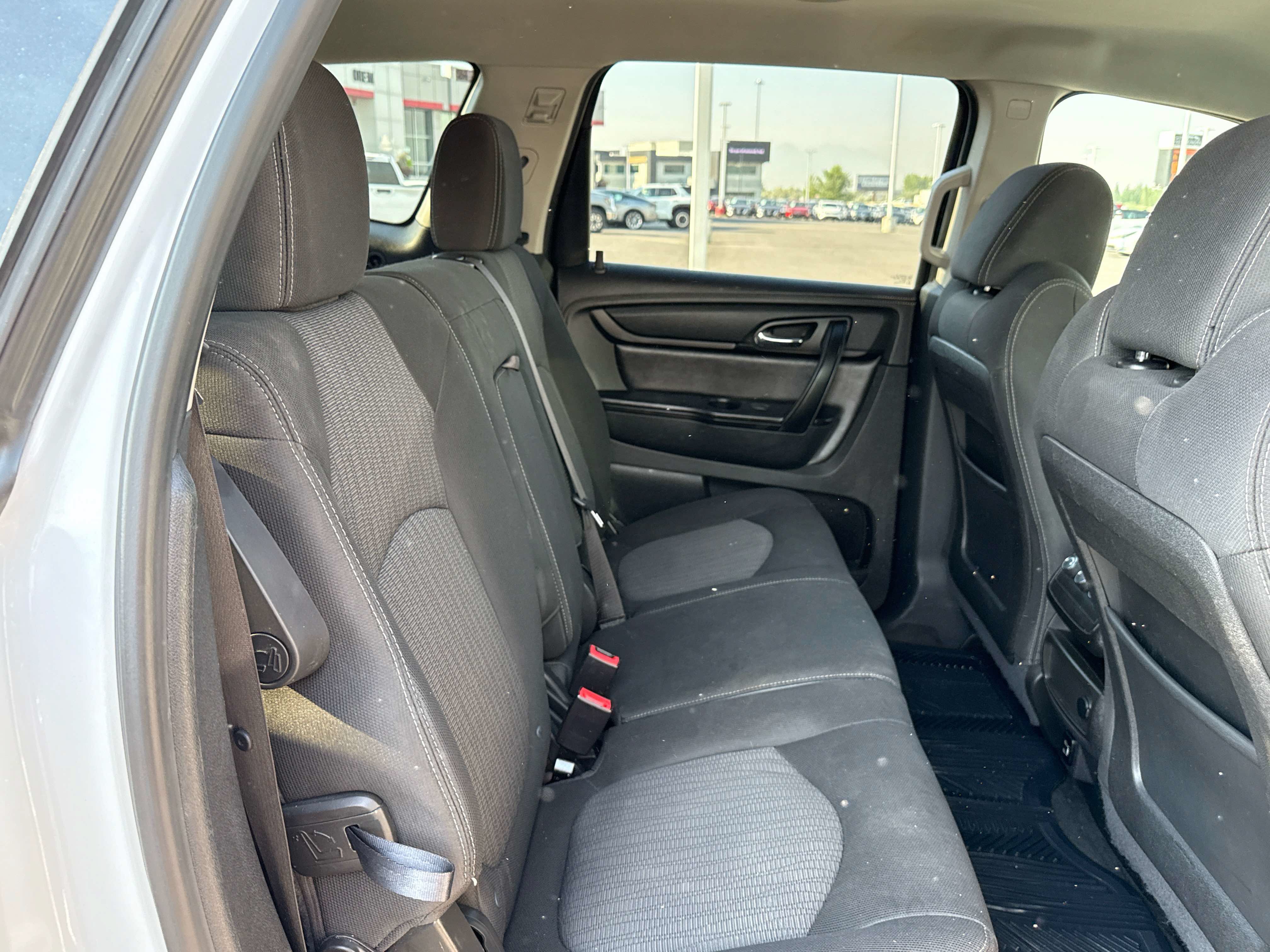 Used 2017 Chevrolet Traverse LT FWD image 17