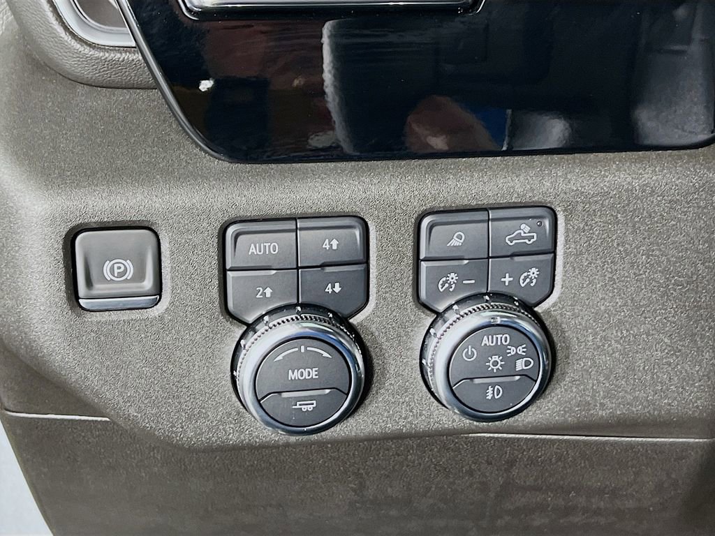 Certified 2025 GMC Sierra 1500 Elevation w/ Elevation Premium Package image 9