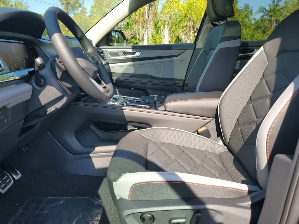 New 2026 Volkswagen Atlas Peak Edition image 23