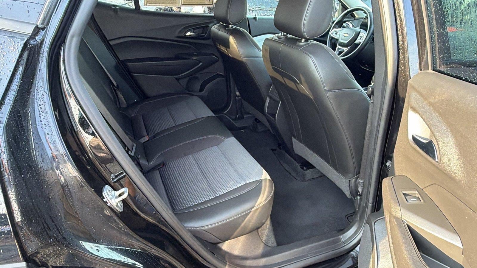 Used 2024 Chevrolet Trax LT w/ Driver Confidence Package FWD image 20