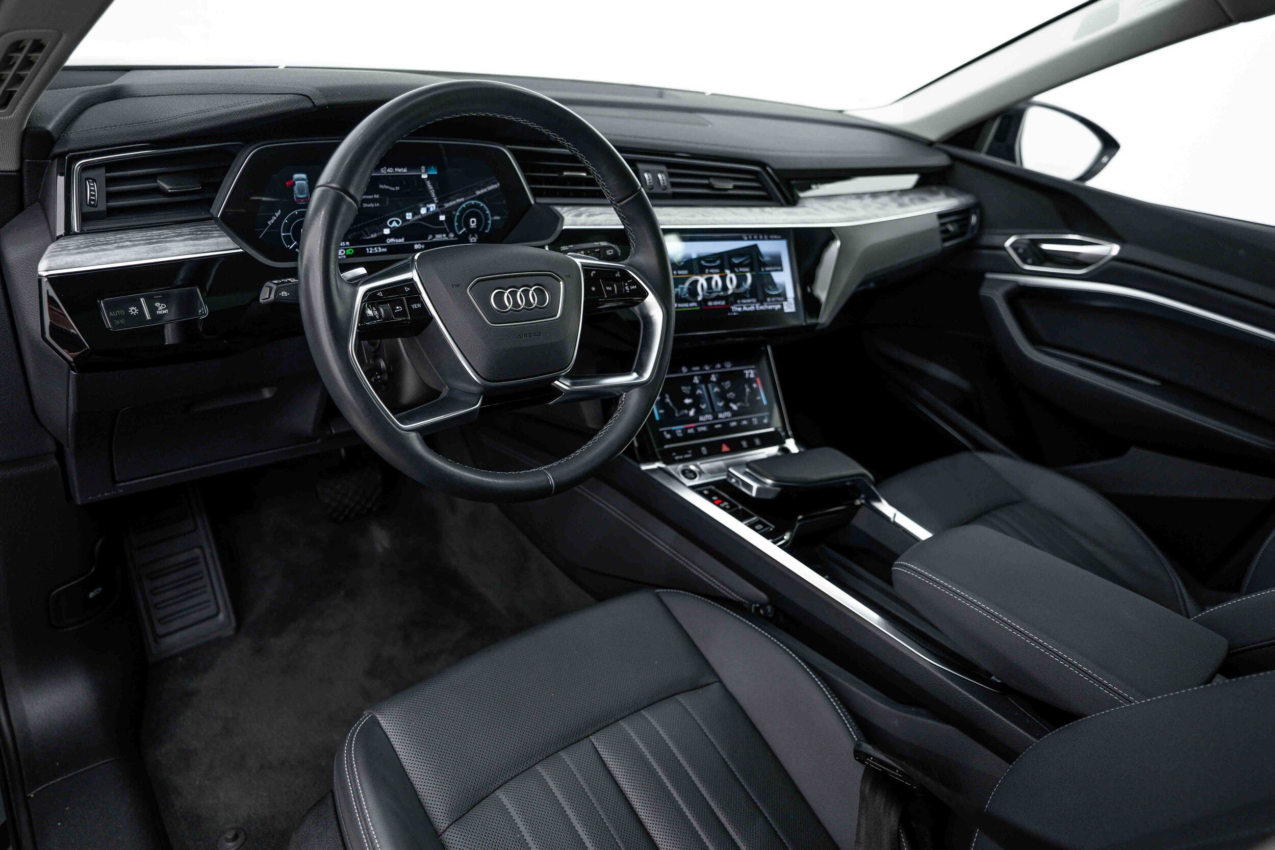Certified 2024 Audi Q8 e-tron Premium Plus w/ Premium Plus Package AWD/4WD image 9