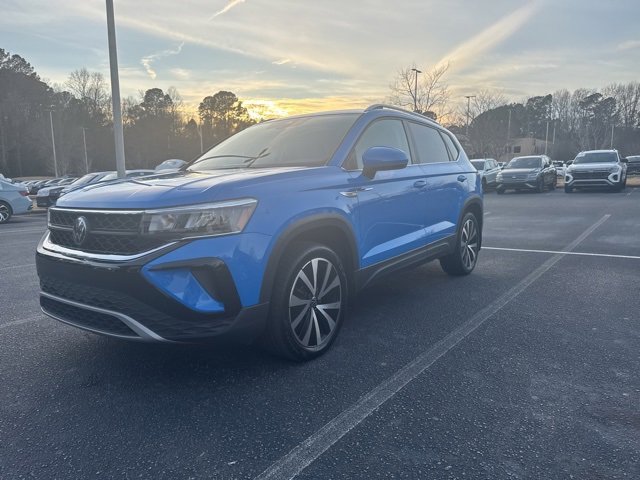 Certified 2023 Volkswagen Taos SE w/ Panoramic Sunroof Package image 11