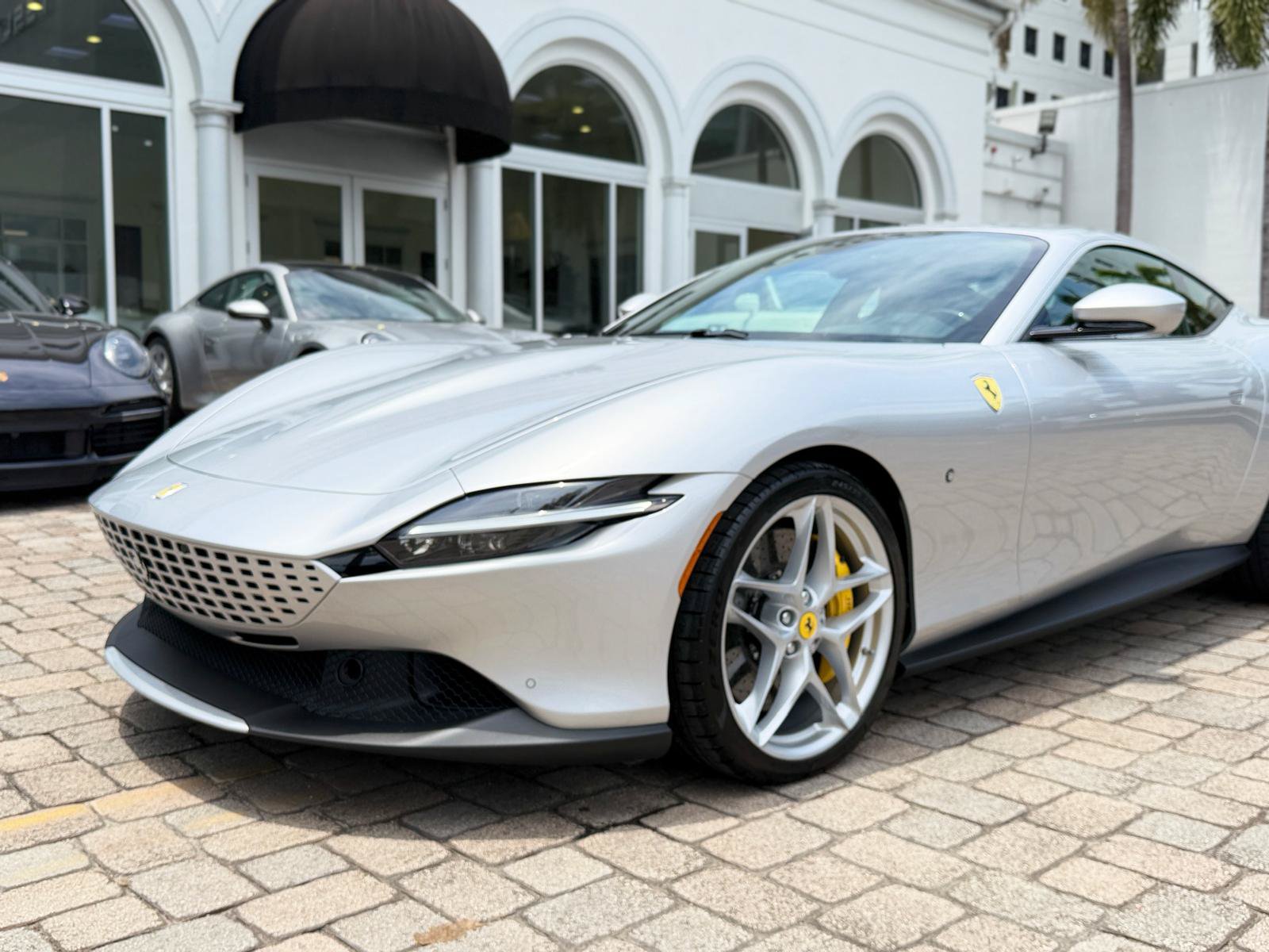 Used 2022 Ferrari Roma RWD image 2
