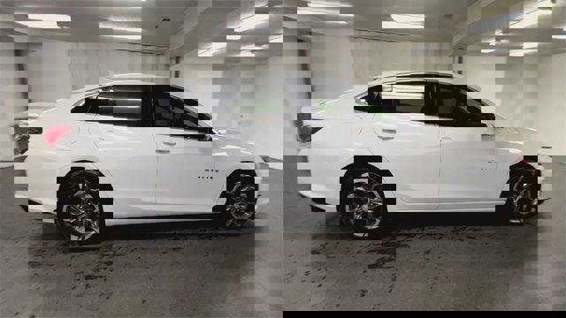 Certified 2022 Chevrolet Malibu LT w/ Leather Package image 9