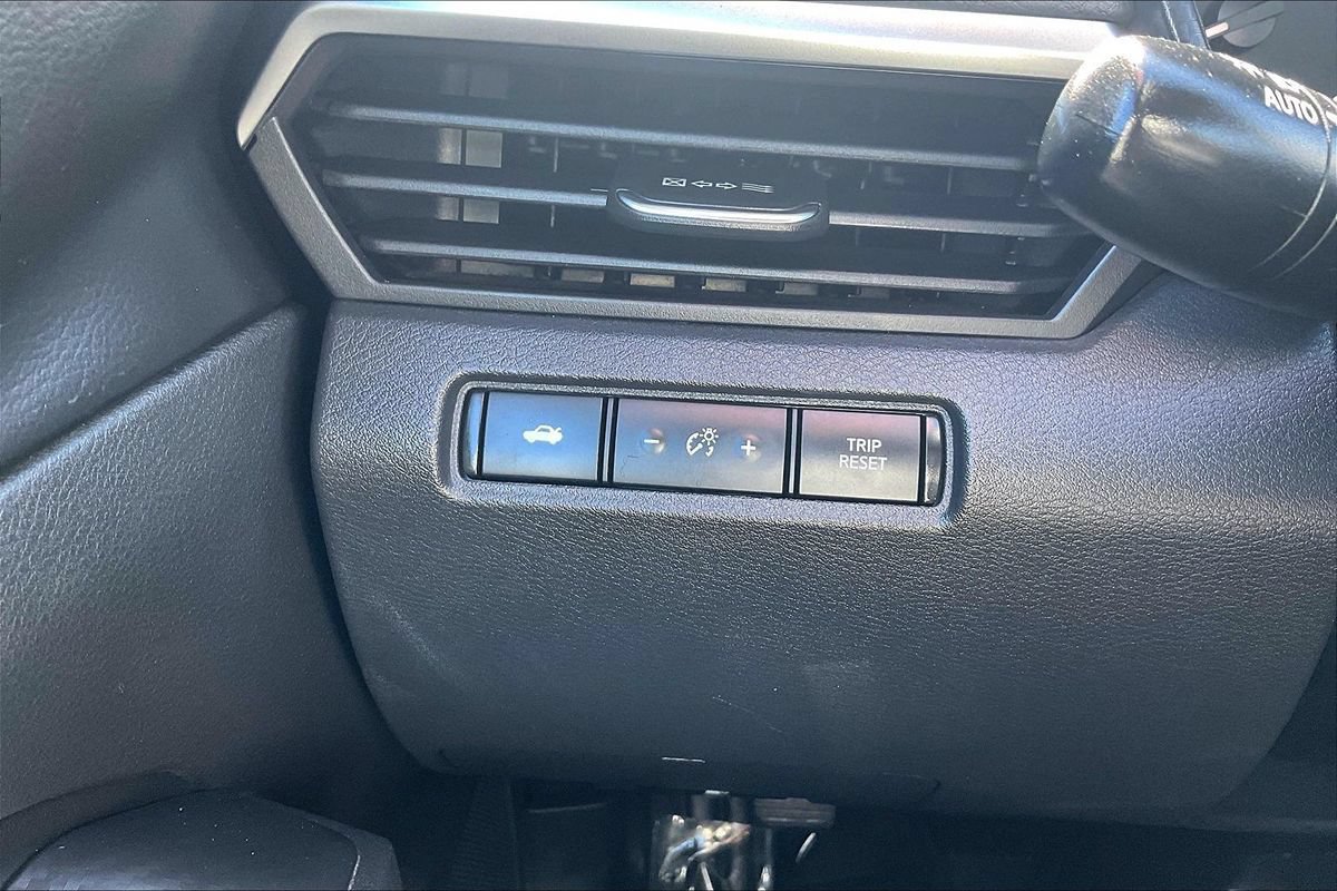 Used 2021 Nissan Altima 2.5 SR FWD image 16