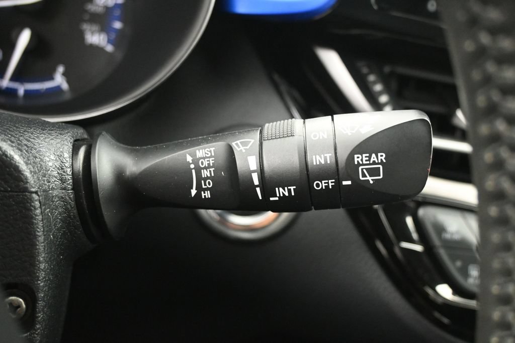 Used 2020 Toyota C-HR XLE FWD image 20