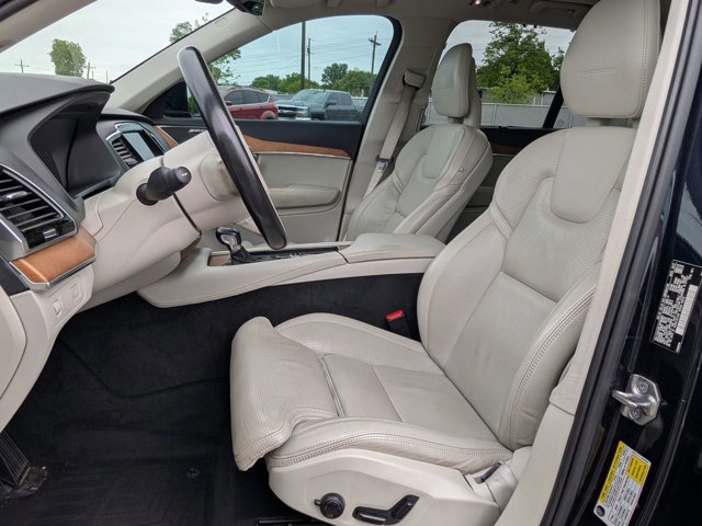 Used 2017 Volvo XC90 T6 Inscription w/ Vision Package image 16