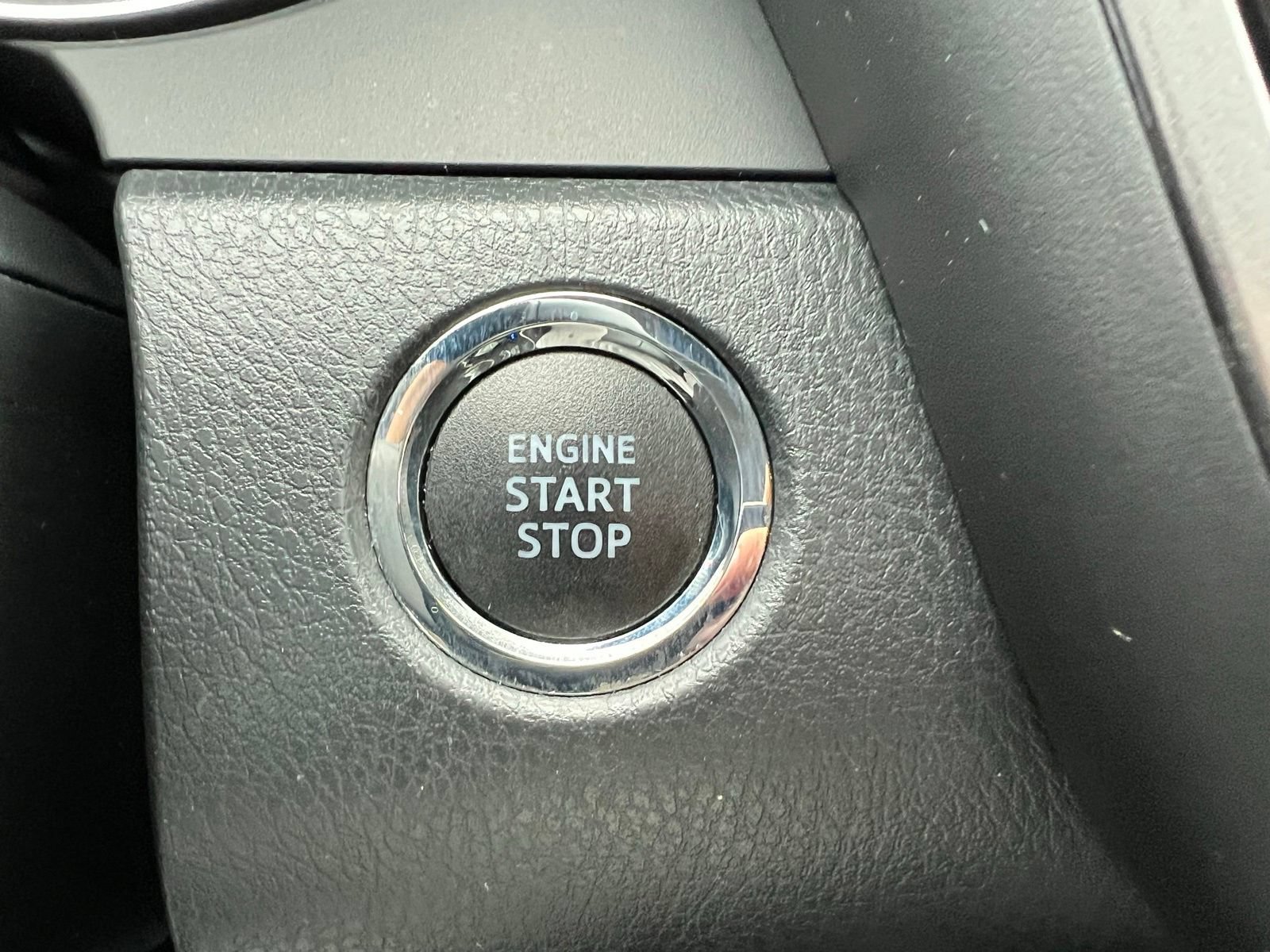 Used 2021 Toyota Camry XLE FWD image 32