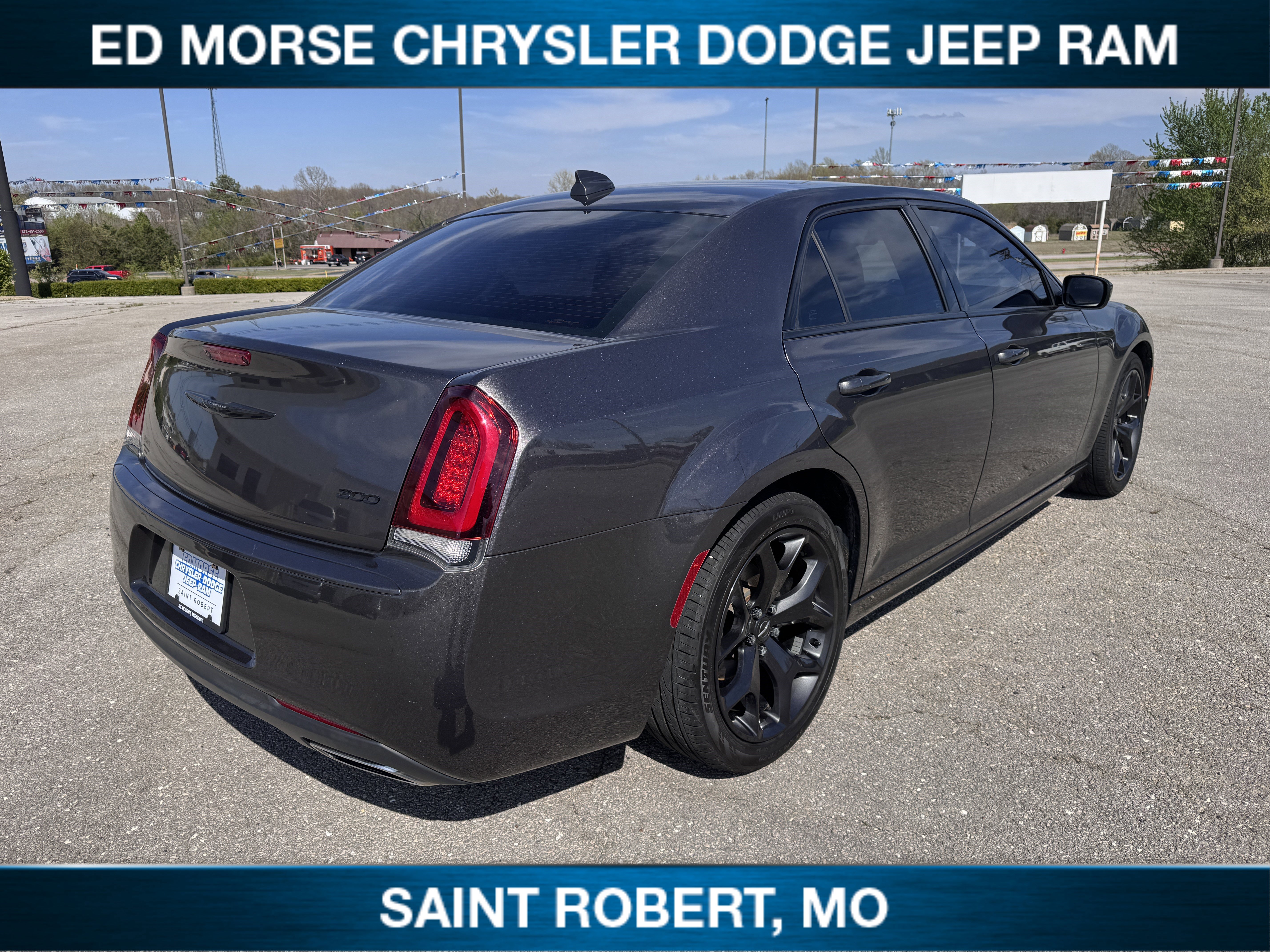 Used 2020 Chrysler 300 Touring L w/ Quick Order Package 2EF image 6