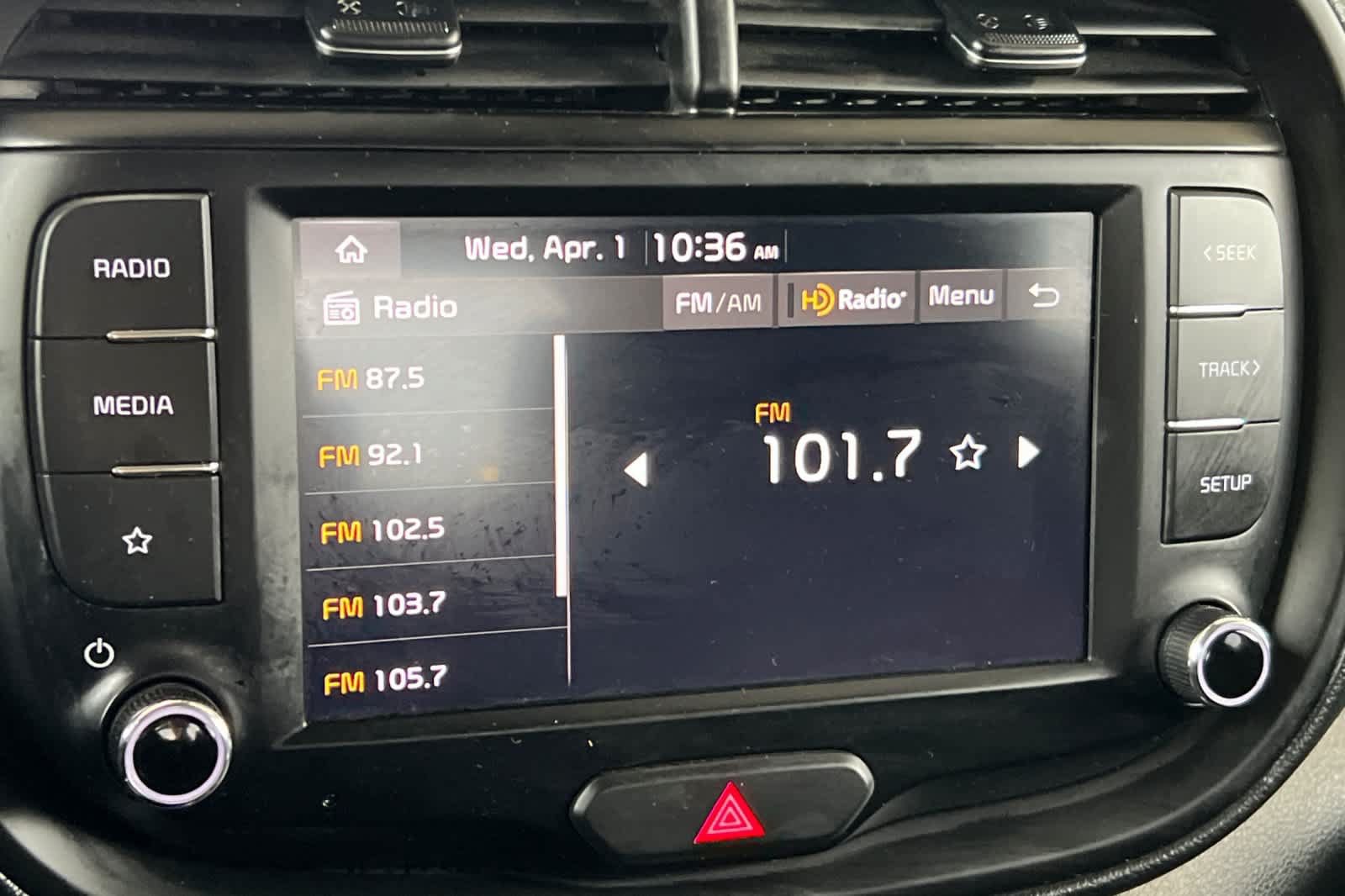 Used 2025 Kia Soul LX w/ LX Technology Package FWD image 19