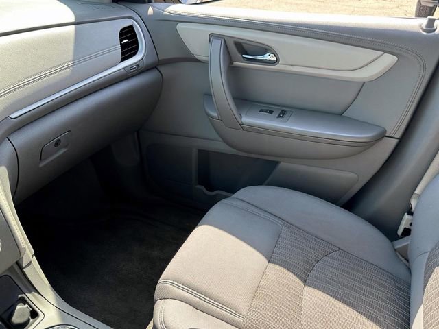 Used 2015 Chevrolet Traverse LS FWD image 27