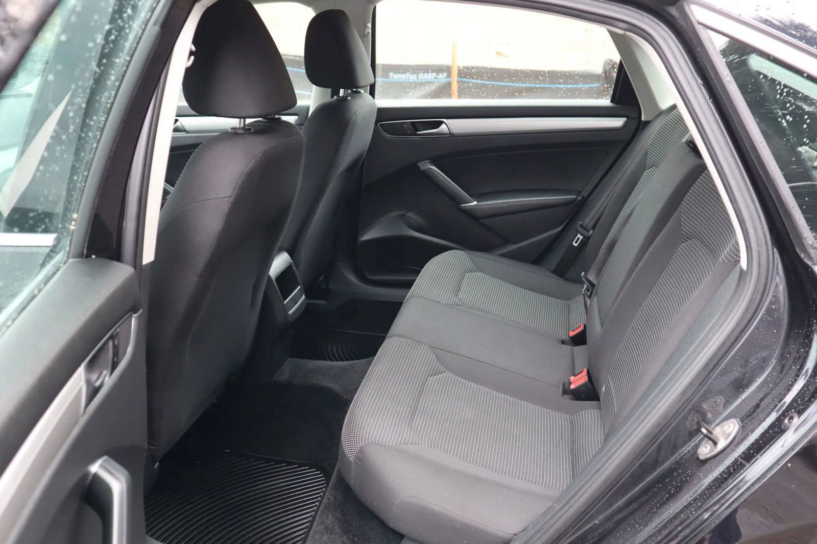 Used 2017 Volkswagen Passat 1.8T S image 12