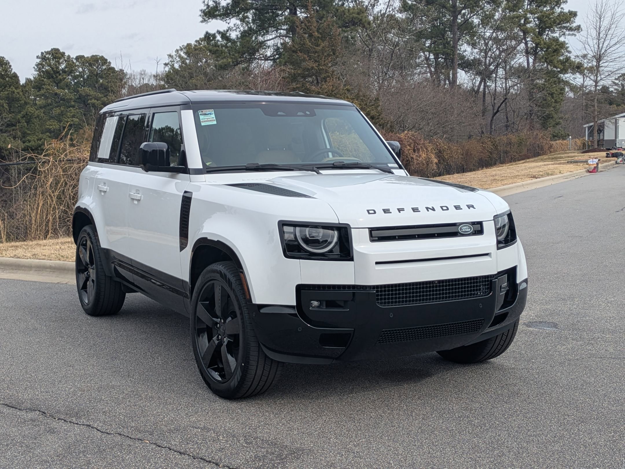 New 2026 Land Rover Defender 110 X-Dynamic SE image 3