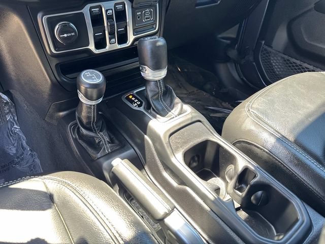 Used 2018 Jeep Wrangler Unlimited Sahara AWD/4WD image 25