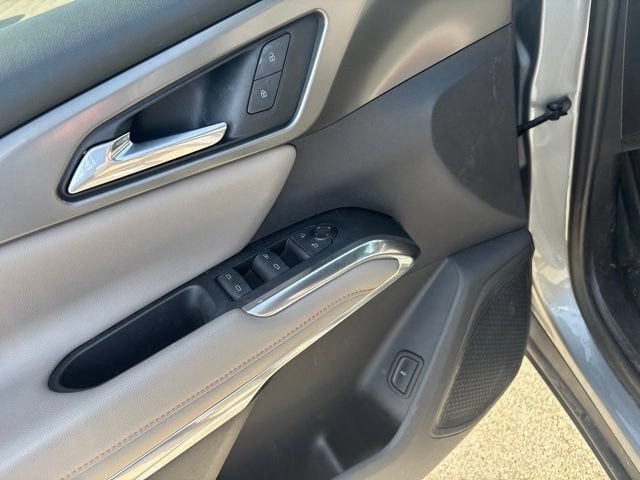 Used 2024 Chevrolet Traverse LT FWD image 11