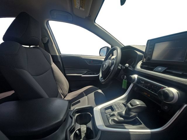 Used 2019 Toyota RAV4 LE w/ All Weather Liner Package AWD/4WD image 16