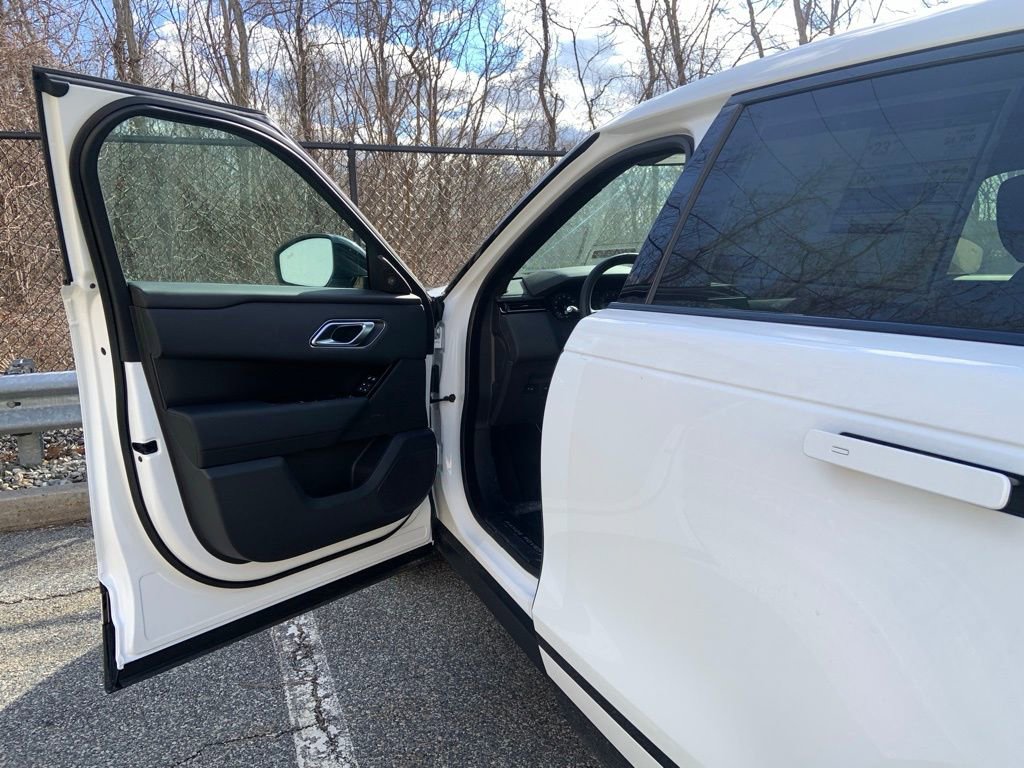 New 2026 Land Rover Range Rover Velar Dynamic SE image 10