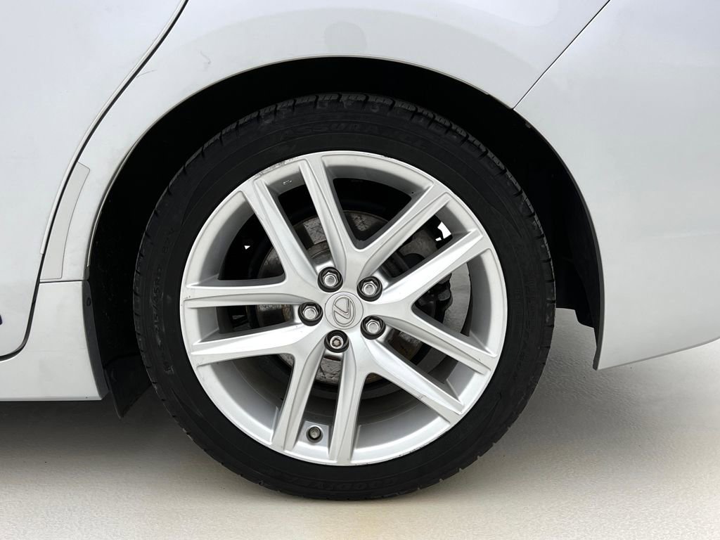 Used 2016 Lexus CT 200h w/ Navigation Package image 27