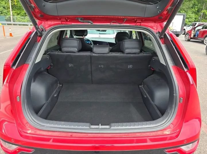 Used 2023 Kia Niro Wind FWD image 9