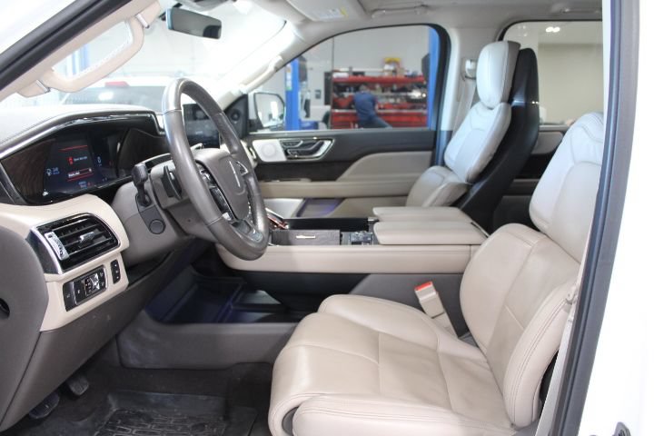 Used 2022 Lincoln Navigator L Reserve AWD/4WD image 13