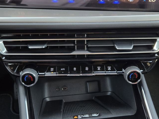New 2026 Chevrolet Traverse LT w/ Midnight/Sport Edition image 14