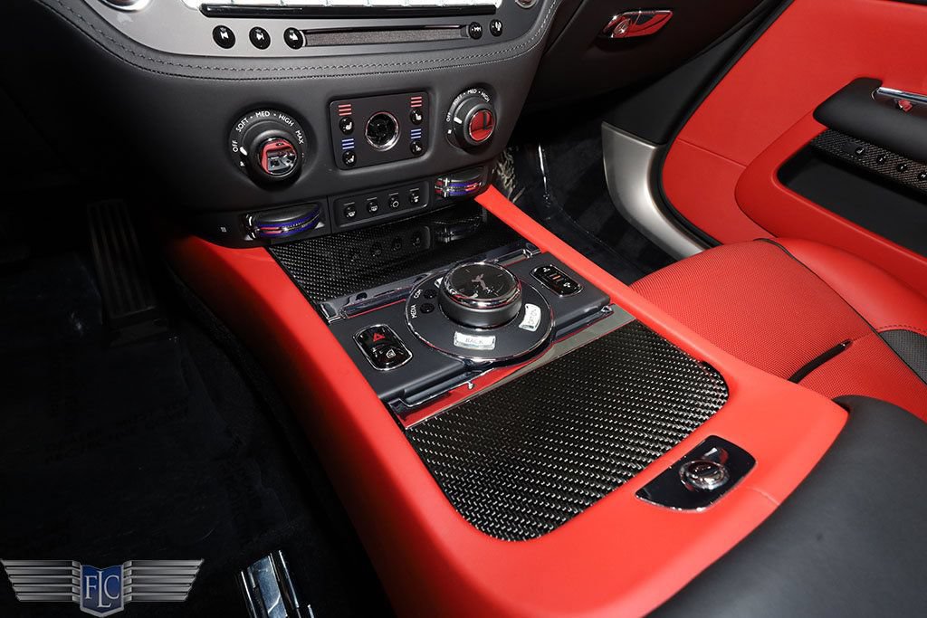 Used 2019 Rolls-Royce Wraith RWD image 31