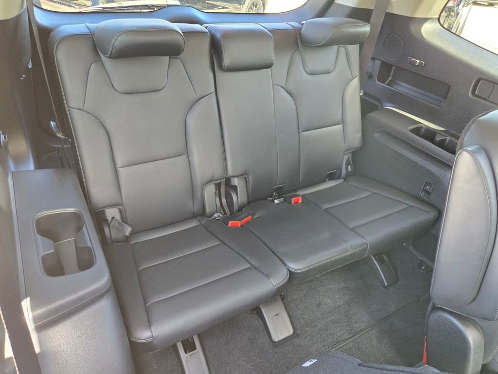 Used 2025 Kia Telluride S FWD image 15