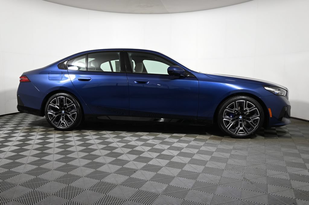 Used 2026 BMW 530i xDrive AWD/4WD image 8