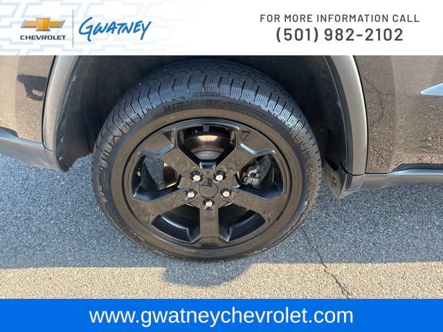 Used 2019 Jeep Grand Cherokee Laredo AWD/4WD image 11
