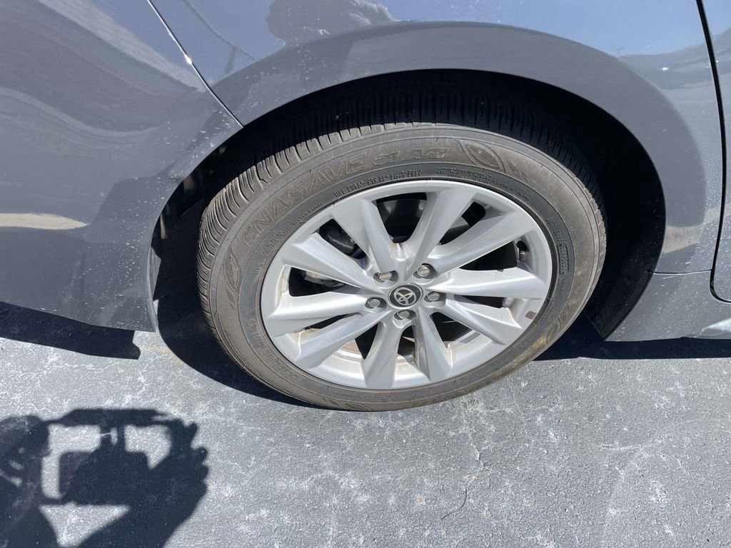 Used 2025 Toyota Corolla LE w/ LE Premium Package image 9