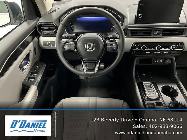 Used 2025 Honda Pilot Elite image 17