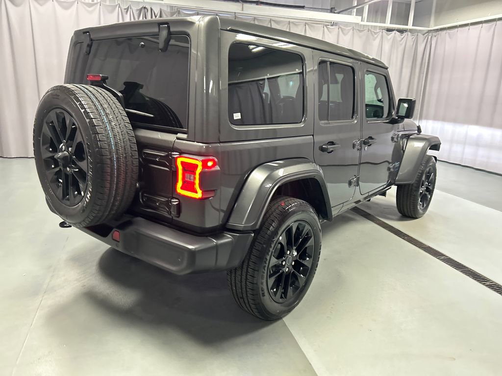 Used 2025 Jeep Wrangler Unlimited Sahara w/ Safety Group AWD/4WD image 7