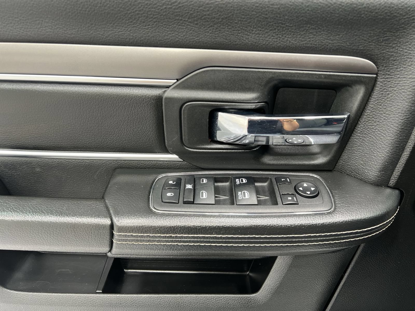 Used 2023 RAM 1500 Warlock AWD/4WD image 13