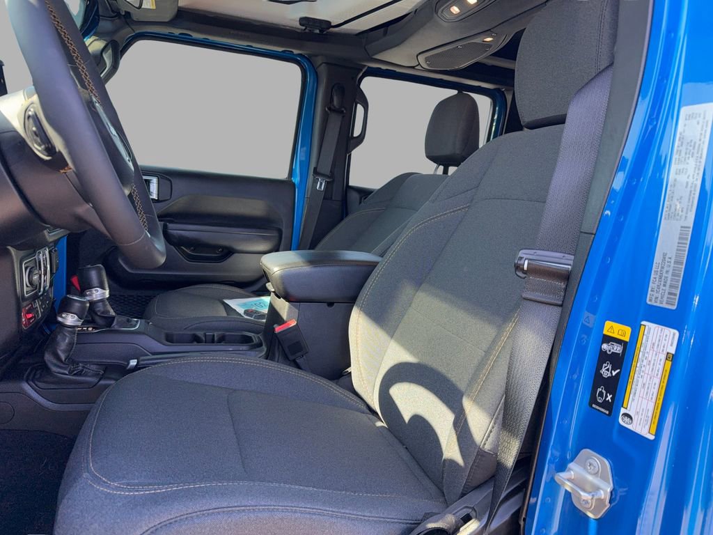 Used 2024 Jeep Wrangler Unlimited image 6