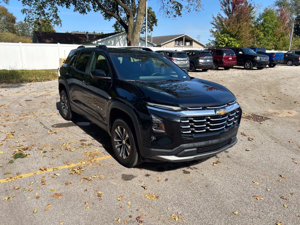 Used 2025 Chevrolet Equinox LT w/ Convenience Package II AWD/4WD image 4