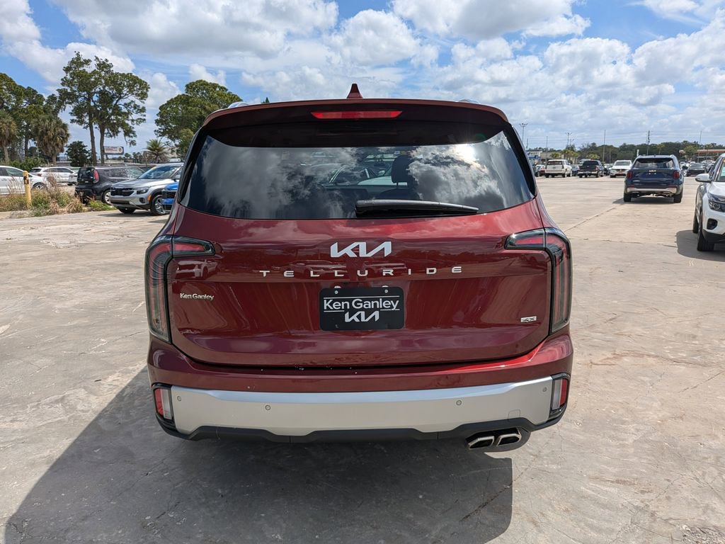 Certified 2023 Kia Telluride EX w/ EX Captain's Chair Package AWD/4WD image 7