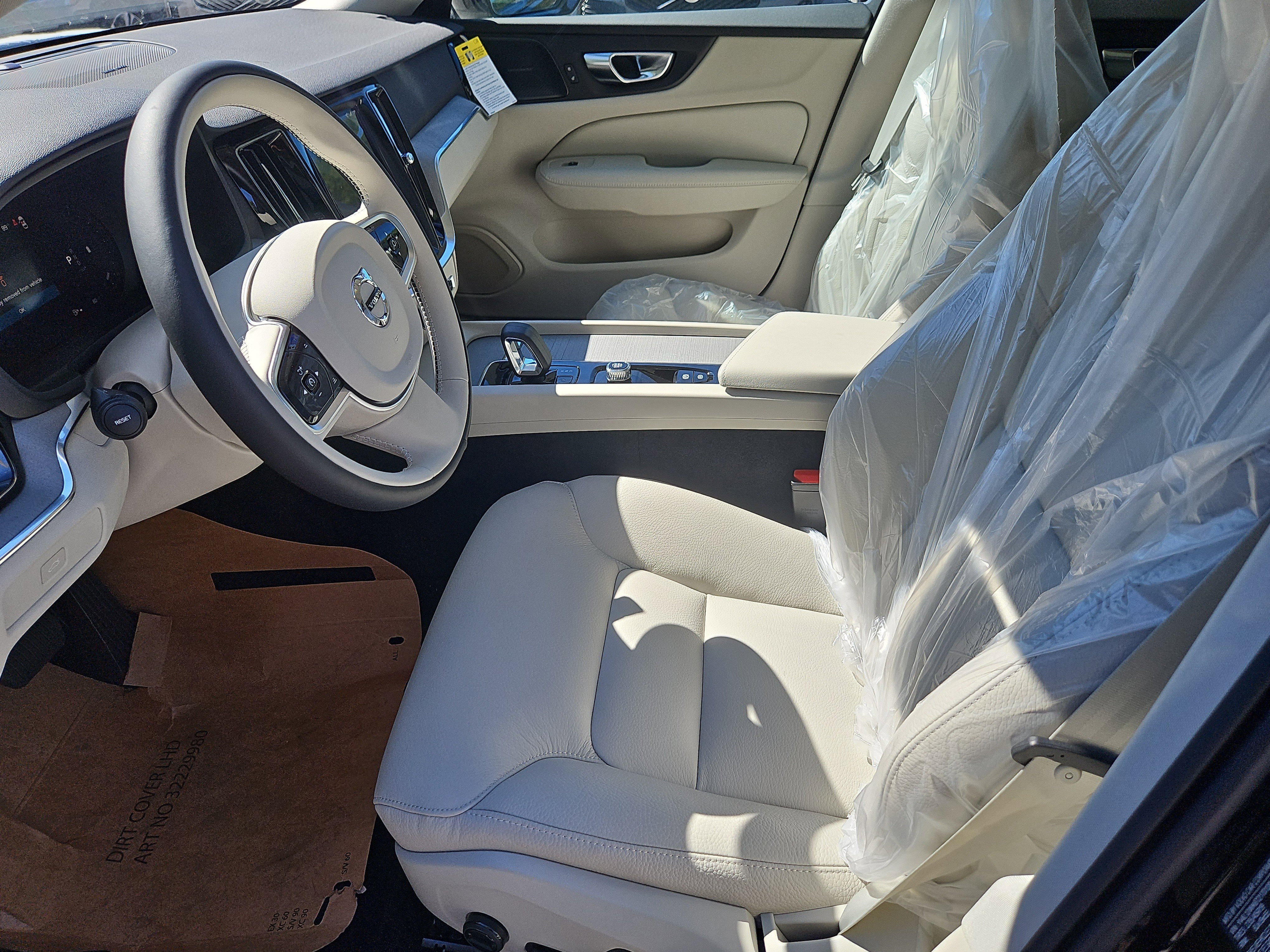 New 2026 Volvo V60 B5 Cross Country Plus w/ Protection Package Premier image 20