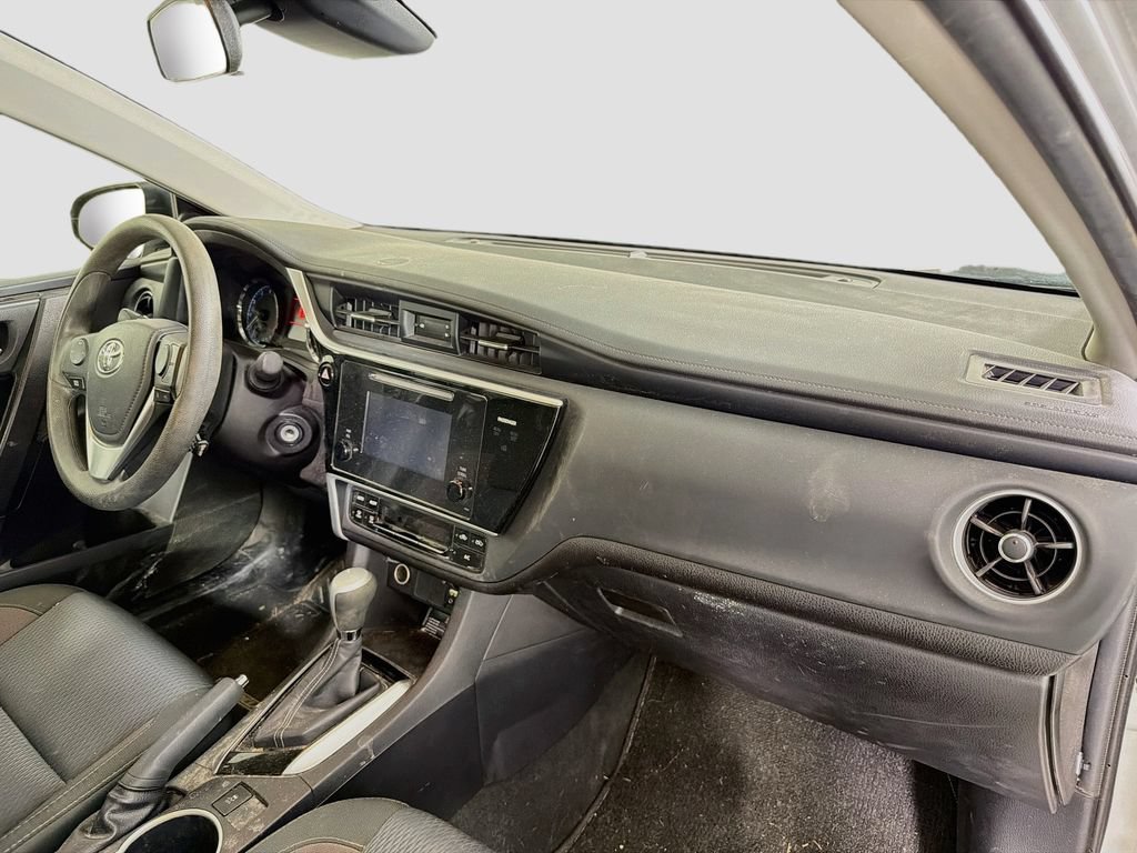 Used 2017 Toyota Corolla LE w/ Carpet Mat Package (TMS) FWD image 27