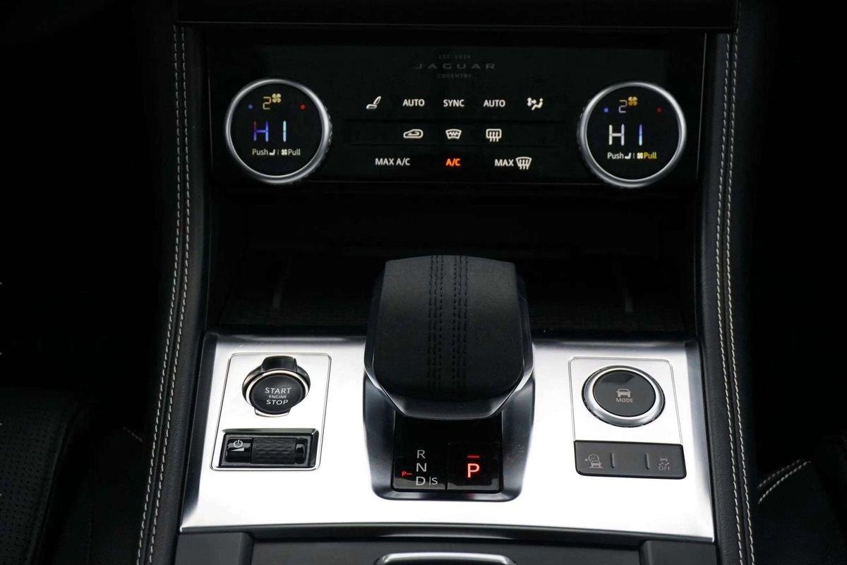 Used 2025 Jaguar F-PACE R-Dynamic S image 23