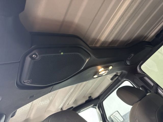 Used 2021 Jeep Wrangler Unlimited Sahara image 34