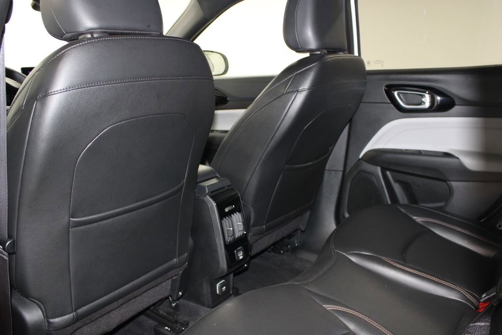 Used 2024 Jeep Compass Limited image 24