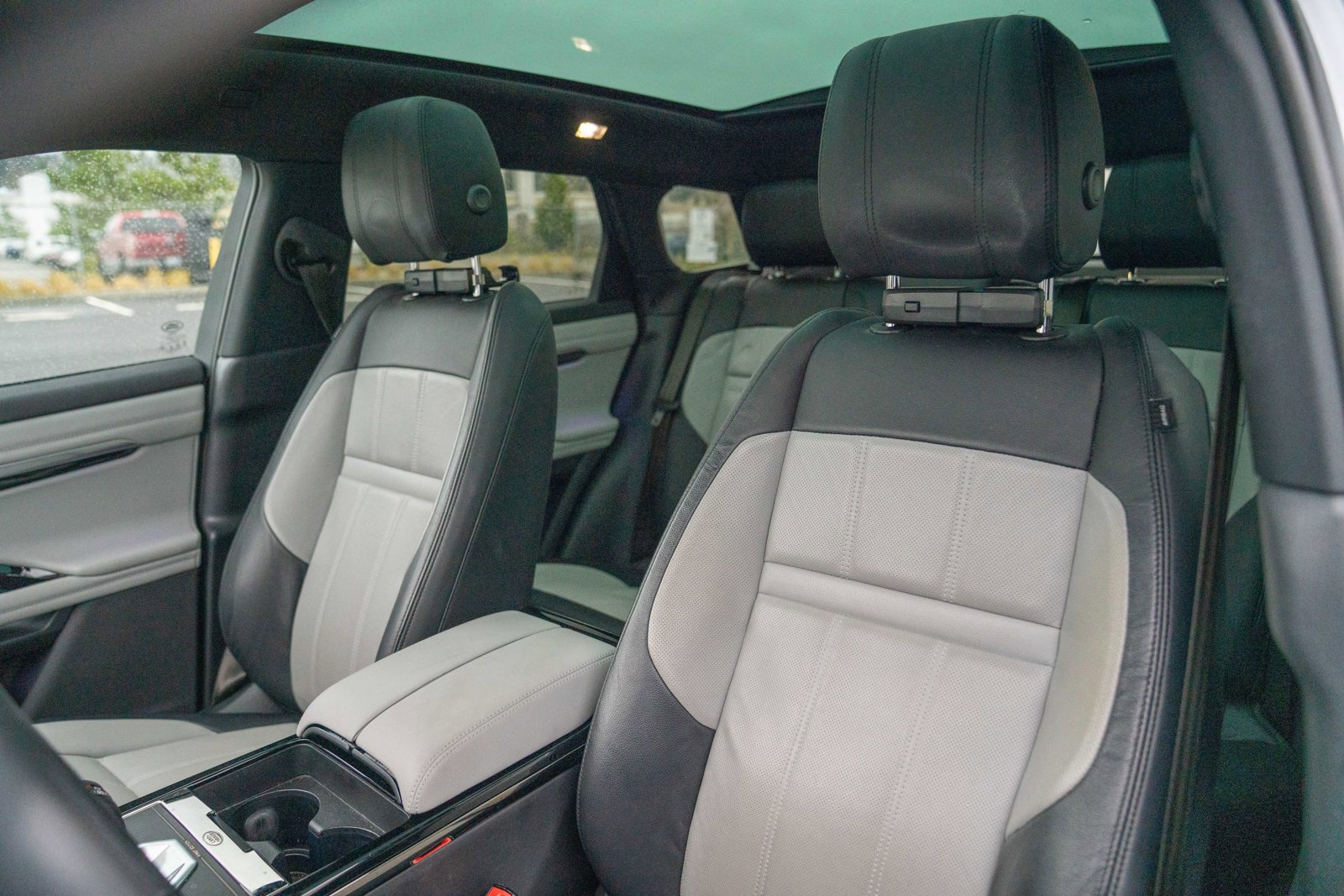 Used 2020 Land Rover Range Rover Evoque First Edition image 5