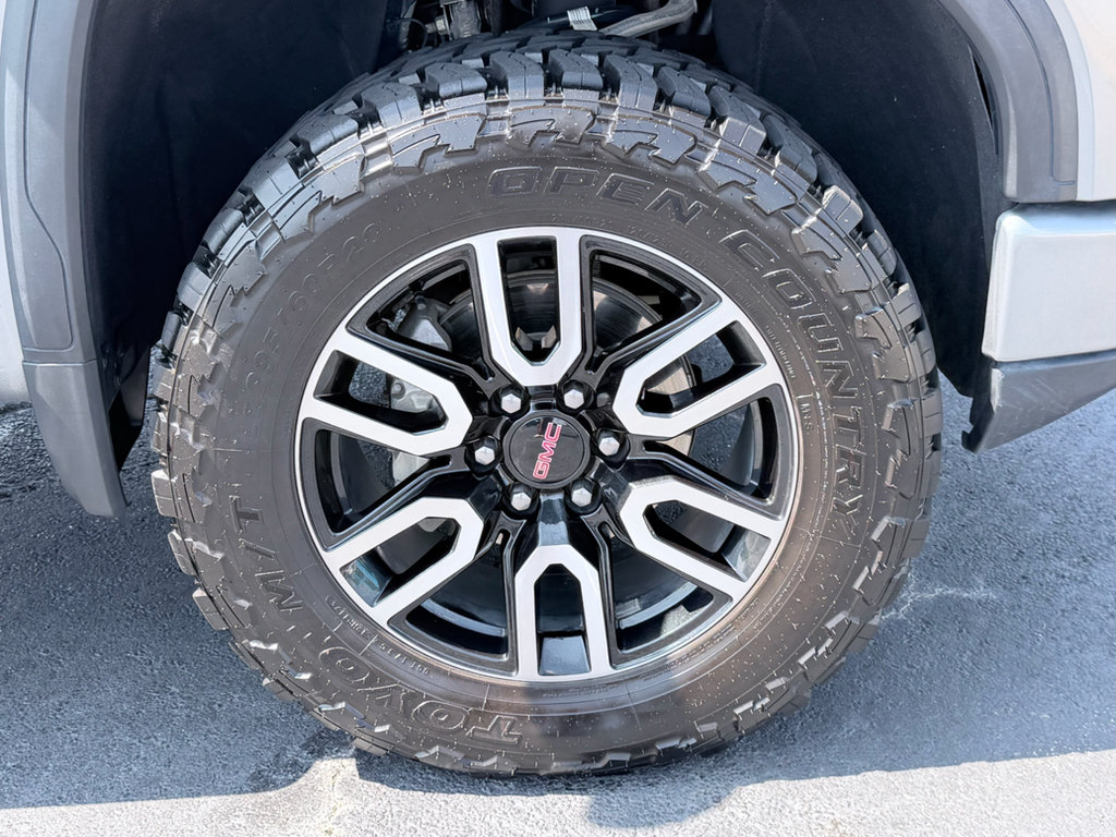 Used 2025 GMC Sierra 1500 AT4 w/ AT4 Premium Package AWD/4WD image 33