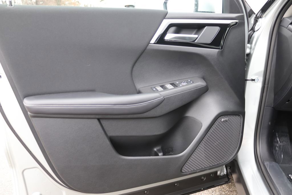 New 2026 Mitsubishi Outlander ES image 11