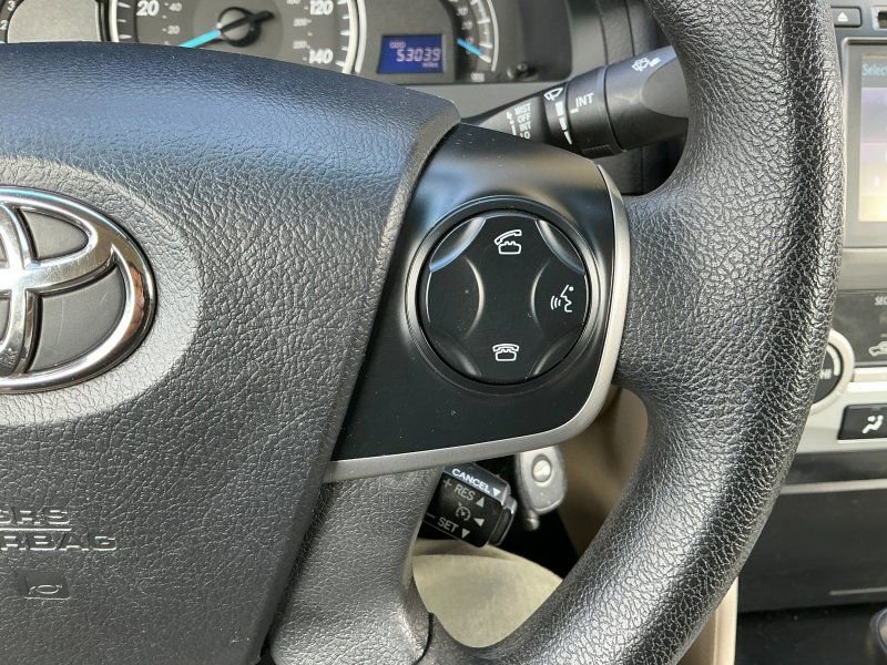 Used 2014 Toyota Camry LE image 17